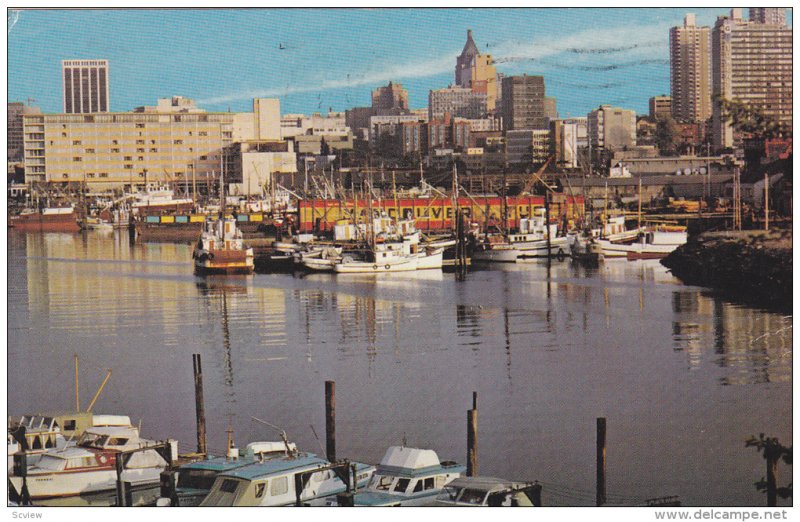 Harbour and Pleasure Boats, Coal Harbour, Burrard yacht Club, Bayshore Inn, V...