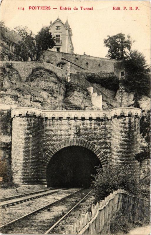 CPA POITIERS - Entrée du Tunnel (255731)