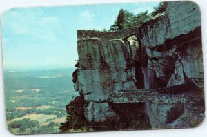 postcard Chattanooga, Tennessee - Rock City Gardens - Stone Face and Sky Bridge