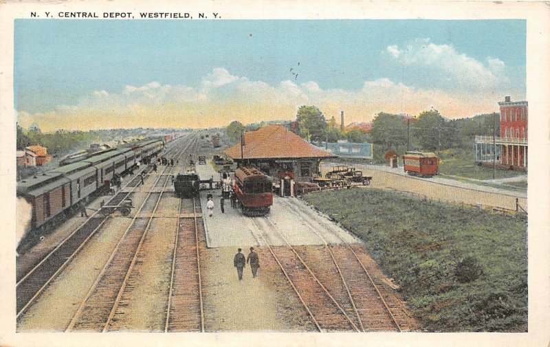 H37/ Westfield New York Postcard c1920s NY Central Railroad Depot