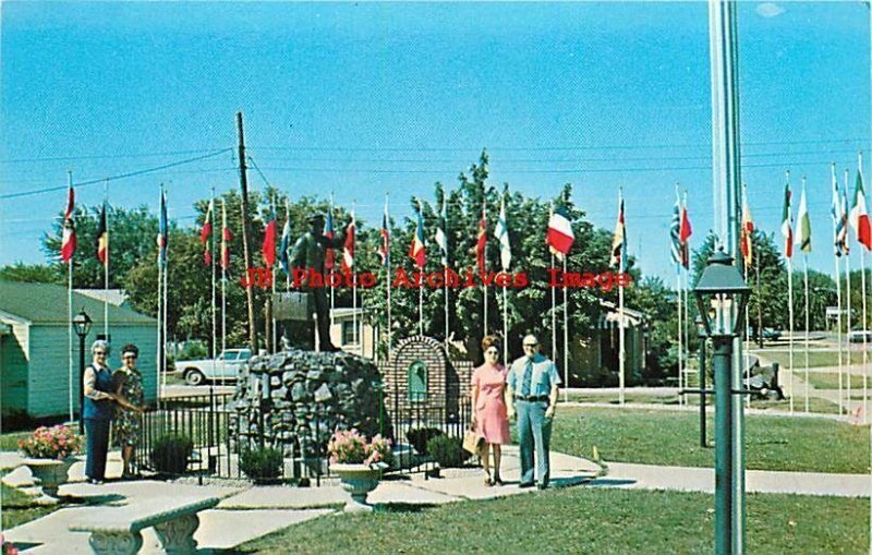 IN, Clinton, Indiana, Immigrant Square Area, Bronze Statue, Mitchell No 132153 