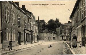 CPA Clermont en Argonne-Entrée de la Place (231816)