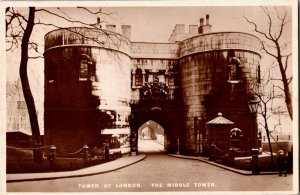 Tuck 3759 Tower of London Set III Middle Tower London Vintage Postcard D71