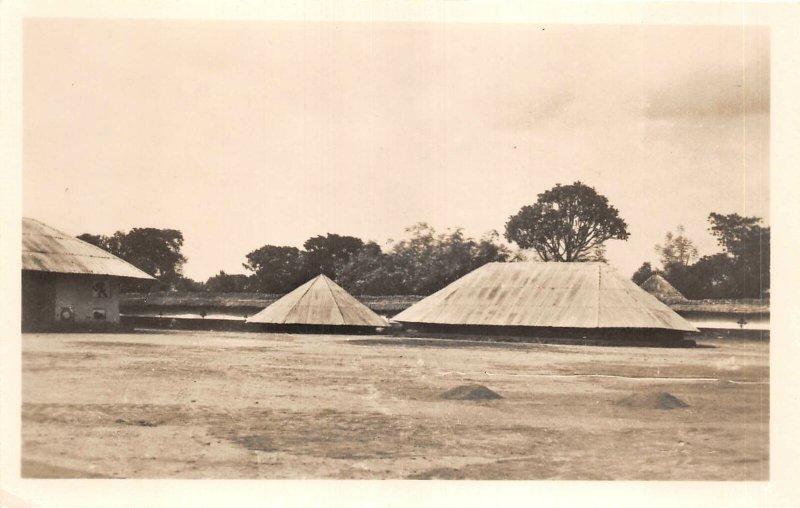 uk41981 les djehe du roi guezo musee d abomey dahomey africa hut