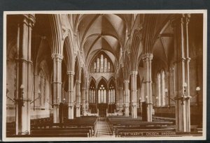 Hampshire Postcard - Interior of St Mary's Church, Andover   T8071