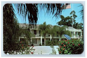 Vintage The Colonials Lodge 4th St St. Petersburg, Florida Postcard P132E