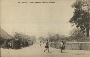 Dakar Senegal West Africa Tisserand Preparant sa Chaine c1900 Postcard