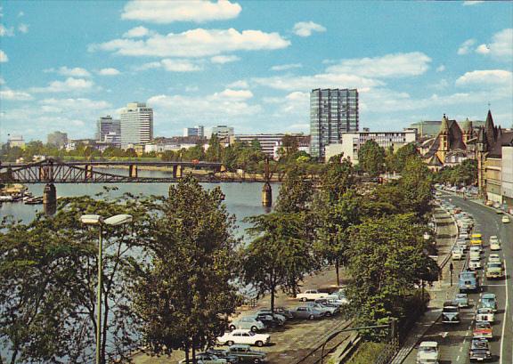 Germany Frankfurt Mainufer mit Hotel Interkontinental