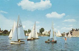 OULTON BROAD, Norfolk - Vintage POSTCARD