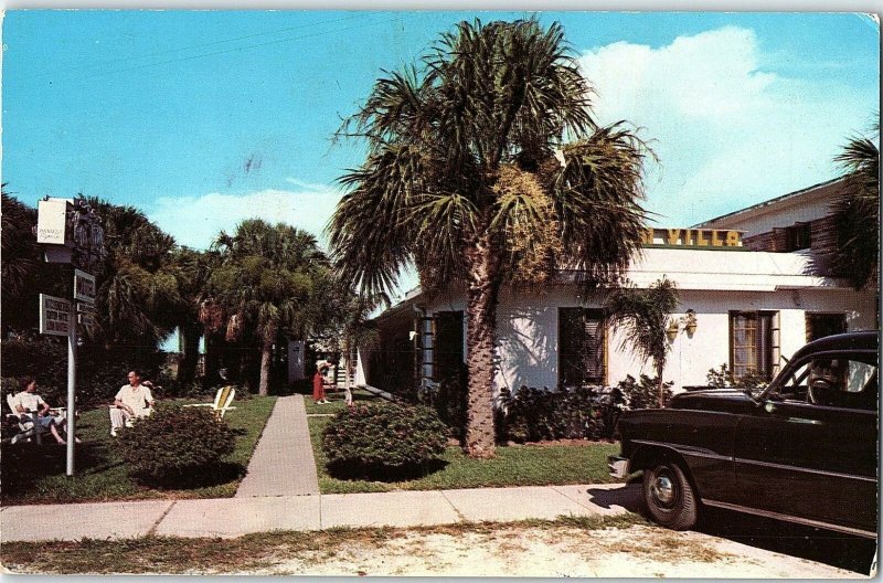 Vintage Bon Villa Court, Clearwater Beach, Florida Postcard P130