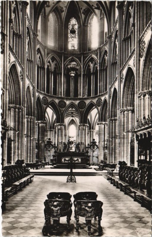 CPA BAYEUX La Cathedrale - Le Choeur et le Maitre-Autel (1227734)