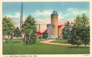 Vintage Postcard US Lighthouse Historic Landmark Grounds Mackinaw City Michigan