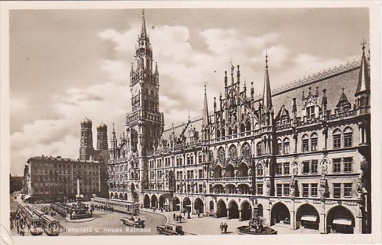 Germany Muenchen Marienplatz und Neues Rathaus Real Photo