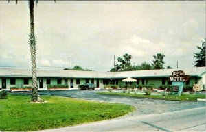 FL, Zephyrhills, FLORIDA PLAZA MOTEL~Francis Potwin  ROADSIDE  ca1960's Postcard