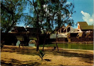 VINTAGE CONTINENTAL SIZE POSTCARD TOUESSROK HOTEL VILLAGE MAURITIUS 1970s