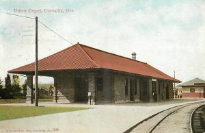 1915 Corvallis Oregon Union Railroad Depot Kropp #1514 Postcard 25-11102