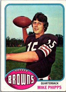 1976 Topps Football Card Mike Phipps Cleveland Browns sk4216