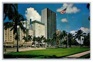 1978 Biscayne Blvd. Looking North Miami Florida Vintage Standard View Postcard