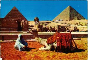 CPM EGYPTE Giza-Camel driver near the Sphinx and Khafre Pyramid (343809)