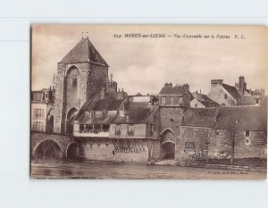 Postcard Vue d'ensemble sur la Poterne, Moret-sur-Loing, France