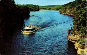 View Looking Up Wisconsin River Tourist Cruise Boats Chimney Rock Postcard VTG 