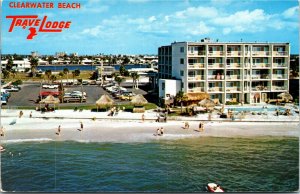 Postcard FL Clearwater Beach Travelodge - Beach Scene 1977 J1