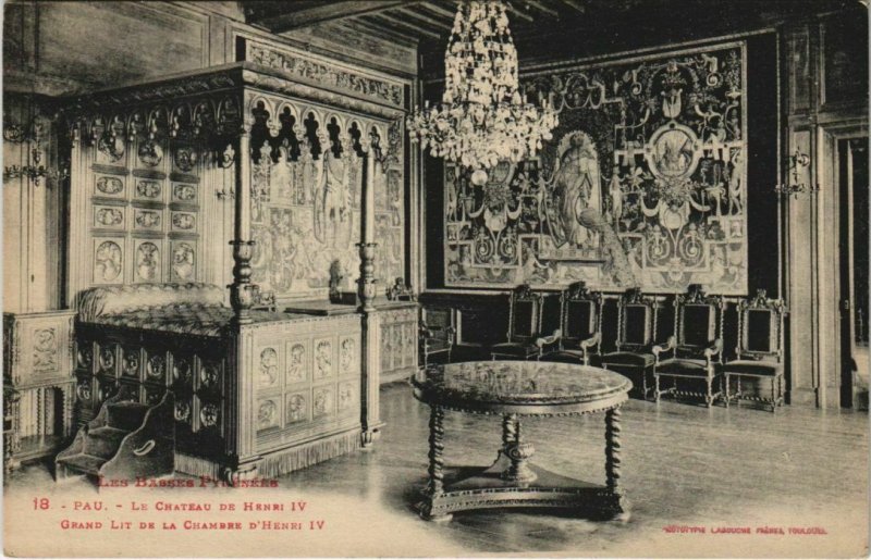 CPA Pau Chateau Henri IV ,grand lit de la Chambre d'Henri IV FRANCE (1124301)