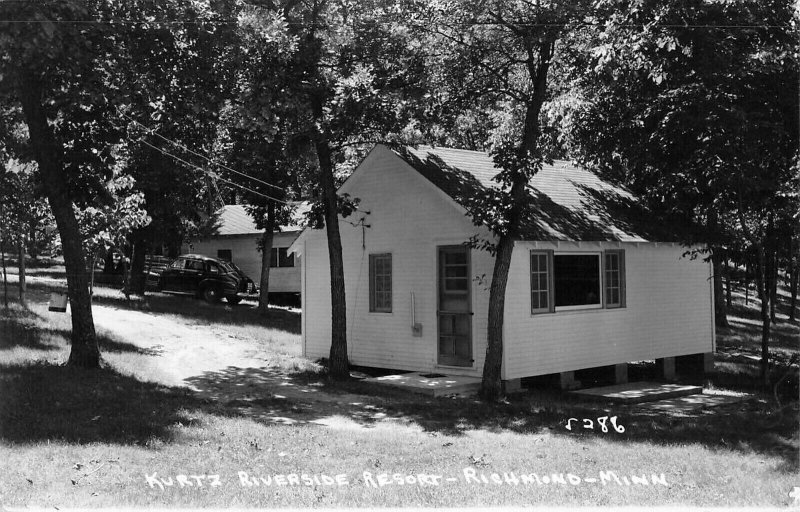 Richmond Mn Kurtz Riverside Resort cabin sedan c1950s rppc