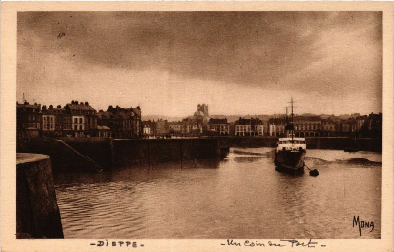 CPA DIEPPE Un coin du Port (416293)