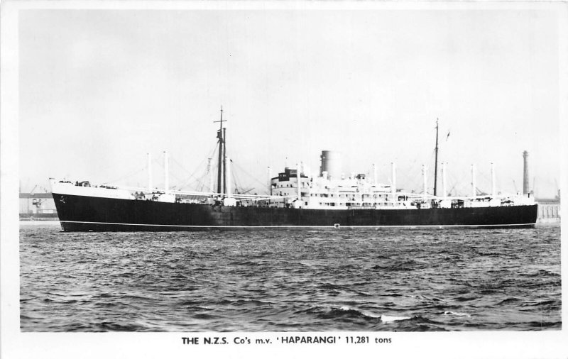 US35 Postcard transportation navy vessel ship The N.Z.S. Haparangi bateau