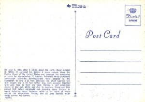 Spacewalk Spacewalk, Picture