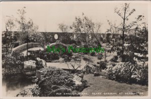 London Postcard - Derry Gardens at Kensington, Old English Scene  RS37353