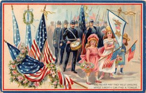 J51/ Holiday Greetings Postcard c1910 Memorial Day Soldiers Flags 312