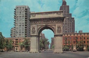 Postcard United States New York City Washington Square Victory Arch