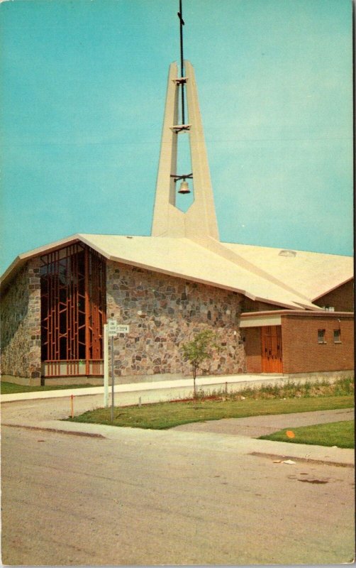 VINTAGE POSTCARD ST. FRANCIS XAVIER ROMAN CATHOLIC CHURCH AT RENFREW ONTARIO