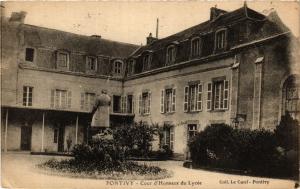 CPA PONTIVY - Cour d'Honneur du Lycée (368828)