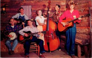 Gatlinburg, TN Tennessee HOMESPUN VALLEY MOUNTAINEER VILLAGE Music Band Postcard