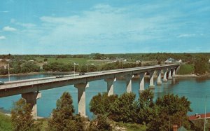 Vintage Postcard Veteran's Memorial Bridge Passagassawakaeg Belfast Maine