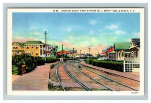 Looking South from Station No.1, Wrightsville Beach NC Linen Postcard M18 