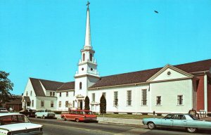 VINTAGE POSTCARD 1970s STREET SCENE MAIN STREET FEDERATED CHURCH HYANNIS MASS