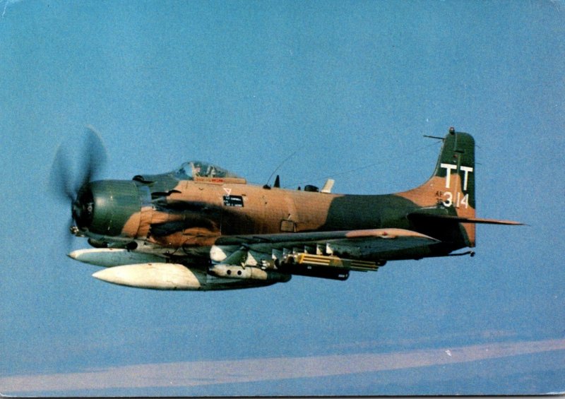 Military Aircraft Doglas A-1H Skyraider