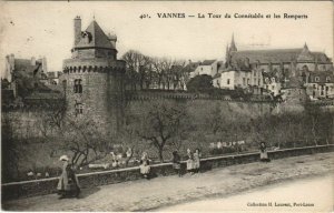 CPA VANNES-La Tour du Connetable et les Remparts (27358)