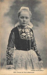 Girl In Costume de Fête de Quimper France ca 1910s Vintage Postcard