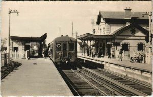 CPA La CELLE St-CLOUD-BOUGIVAL La Gare LOCOMOTIVE (809903)