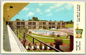 Terre Haute Indiana 1970 Postcard Holiday Inn Motel Swimming Pool