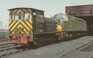 D2569 Train Class 95 at Wigan Springs Railway Station 1967 Postcard