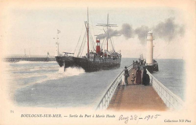 Boulogne sur Mer France Pier and Lighthouse Antique Postcard J47307