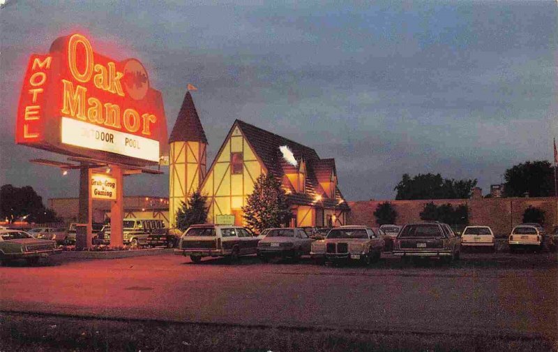 Oak Manor Motel at Night Fargo North Dakota 1970s postcard