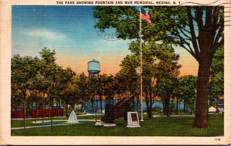 New York Medina The Park Showing Fountain and War Memorial 1949