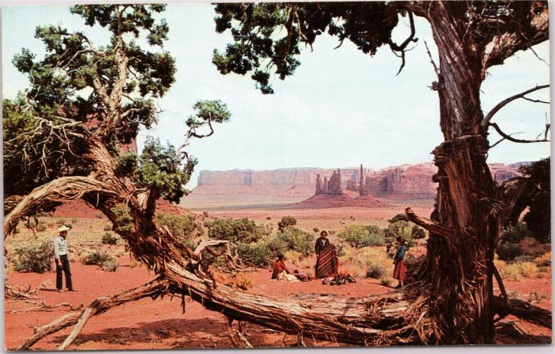 Navajo family in Monument Valley, Northern Arizona